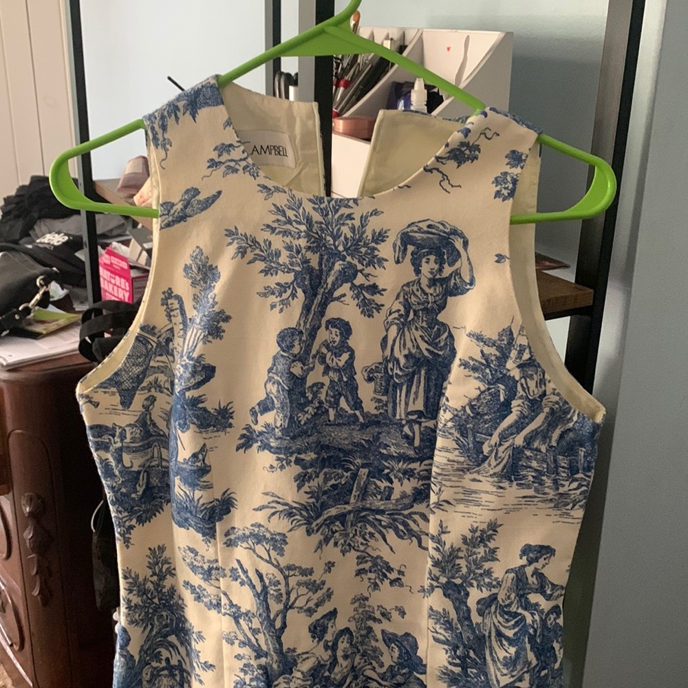 Toile knee length vintage zip back dress!